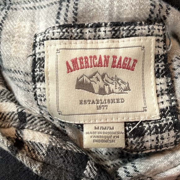 American Eagle crop hooded sweatshirt - Picture 3 of 3